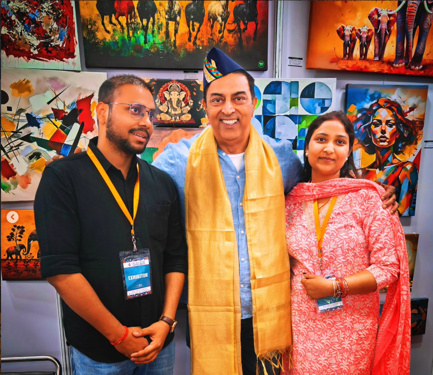SaamCrafts at The Haat of Art with event mentor Shri Vindu Dara Singh.
